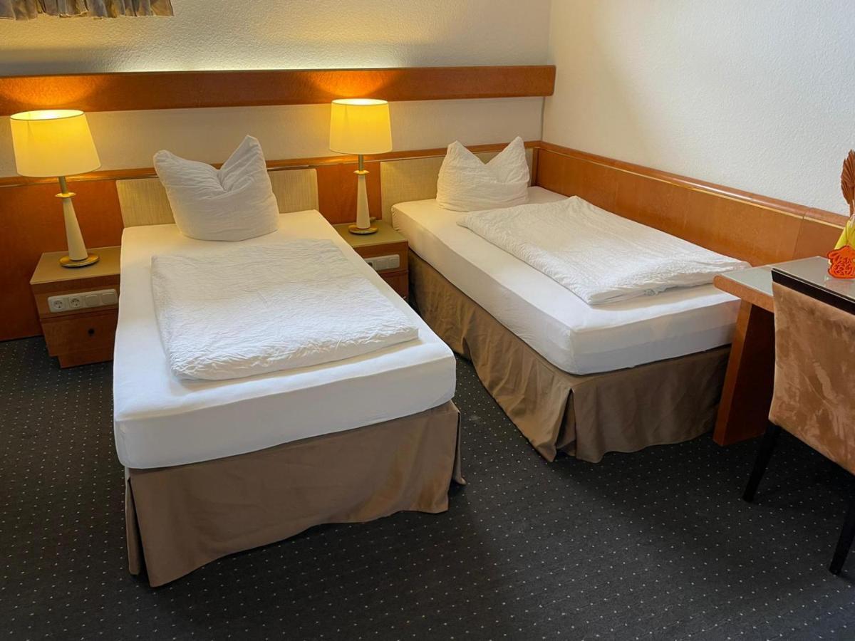 Hotel Gaestezimmer Gasthof Becker Wulfrath Exterior foto
