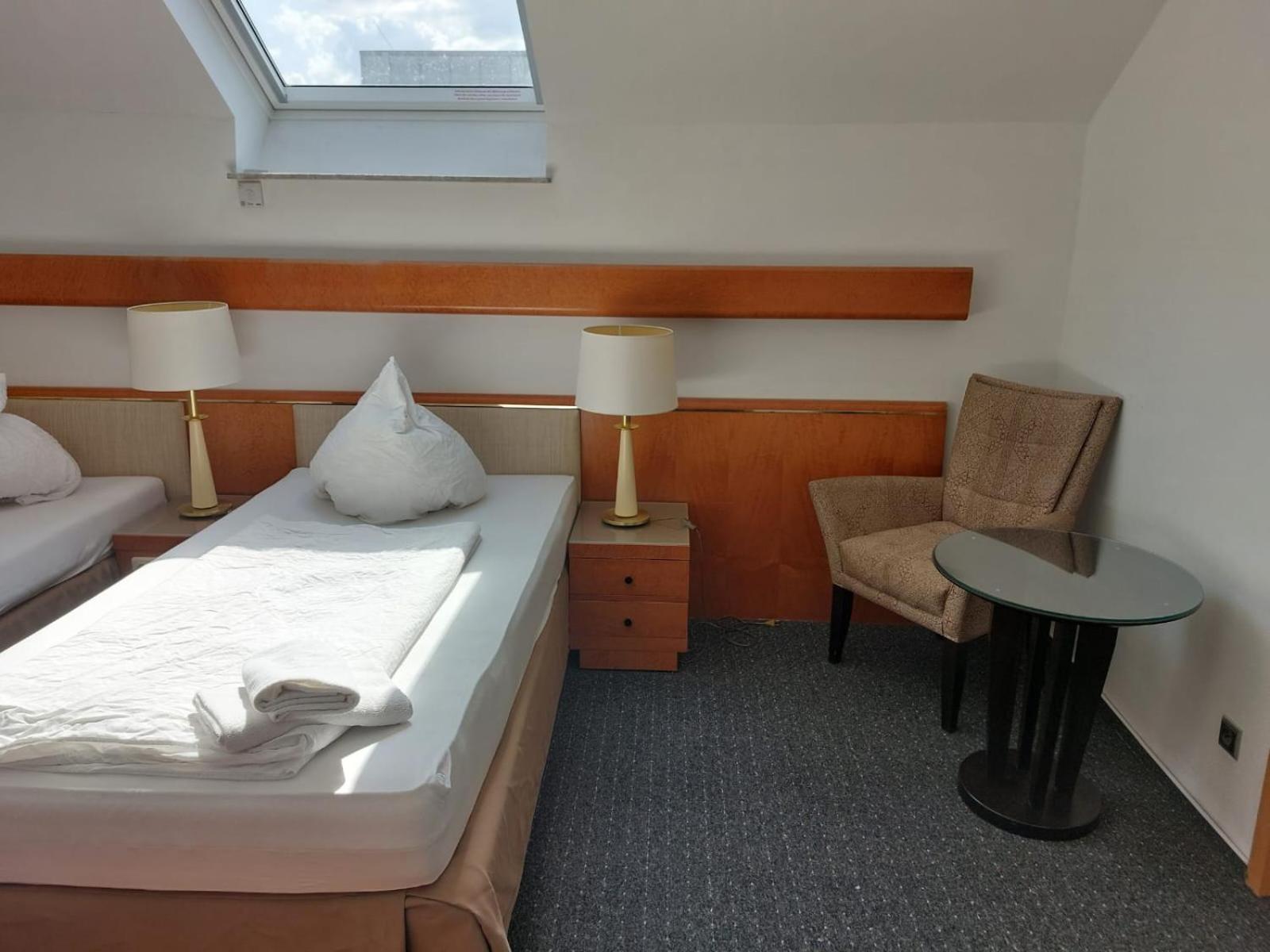 Hotel Gaestezimmer Gasthof Becker Wulfrath Exterior foto