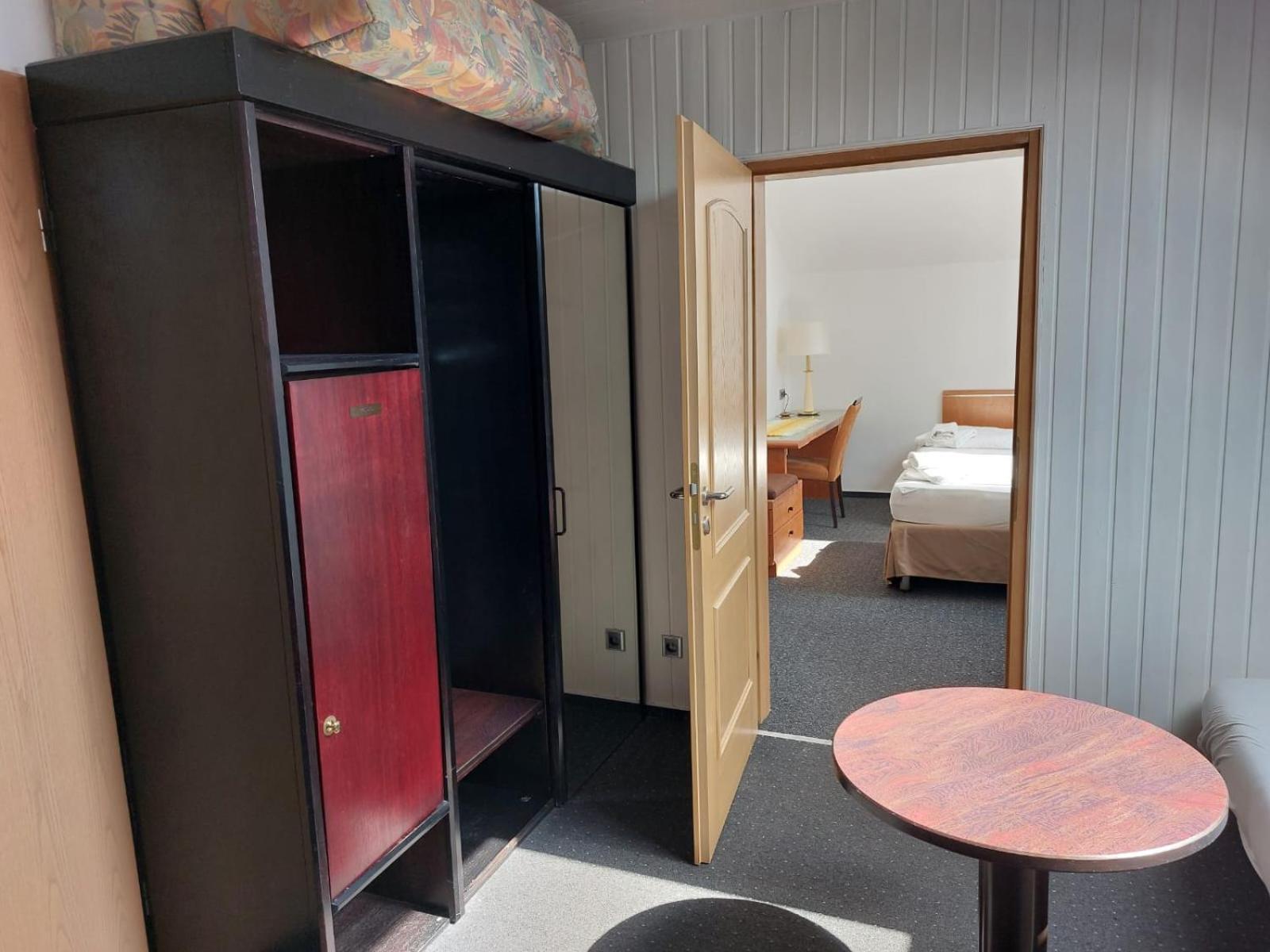 Hotel Gaestezimmer Gasthof Becker Wulfrath Exterior foto