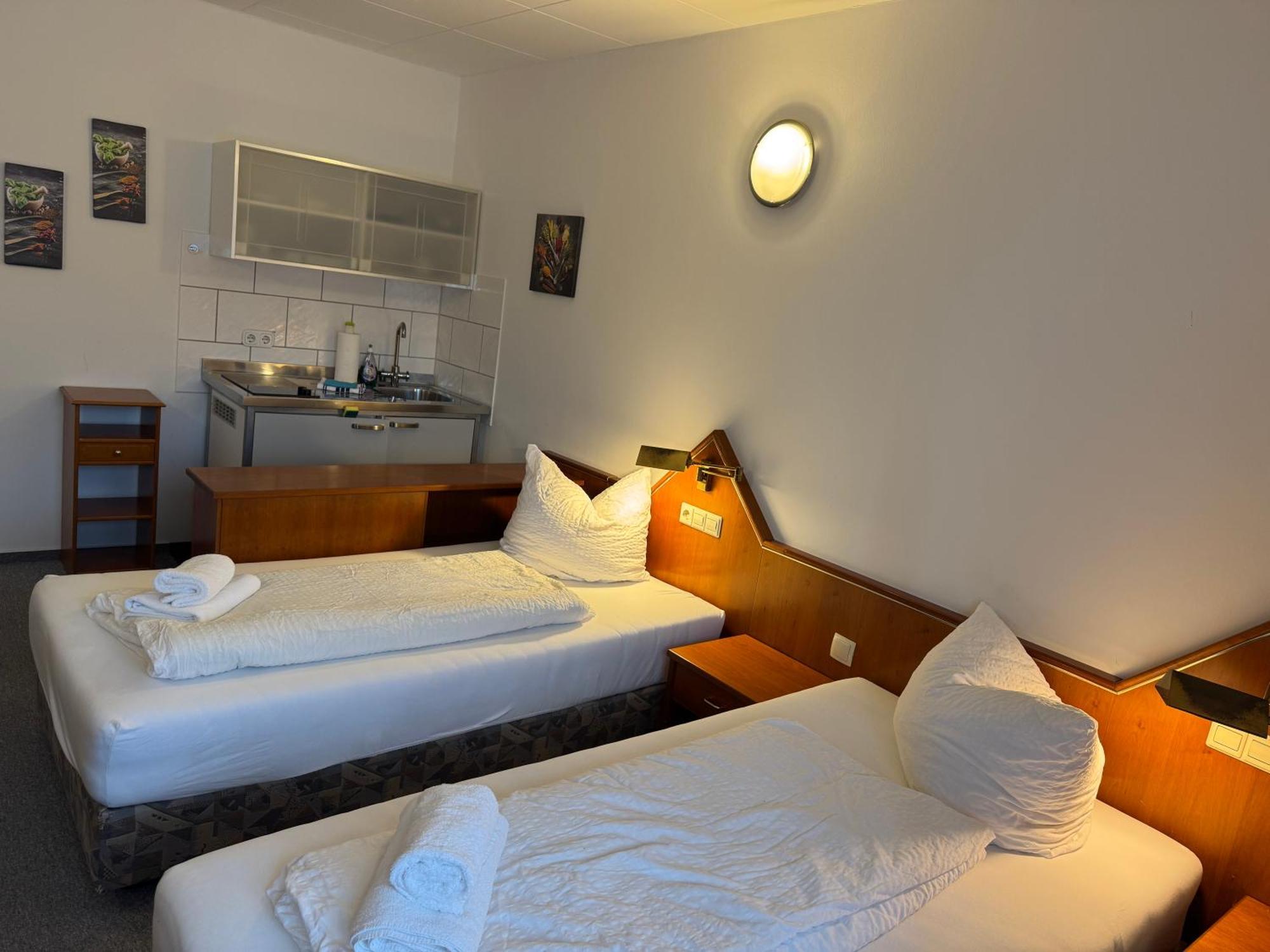 Hotel Gaestezimmer Gasthof Becker Wulfrath Exterior foto