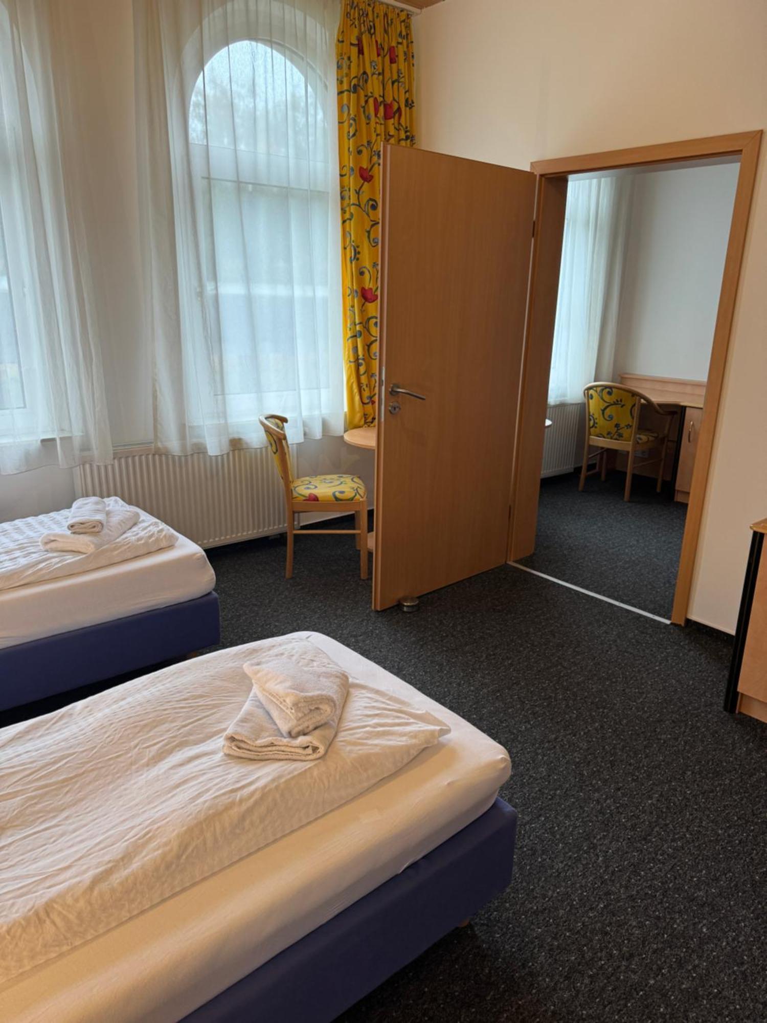 Hotel Gaestezimmer Gasthof Becker Wulfrath Exterior foto