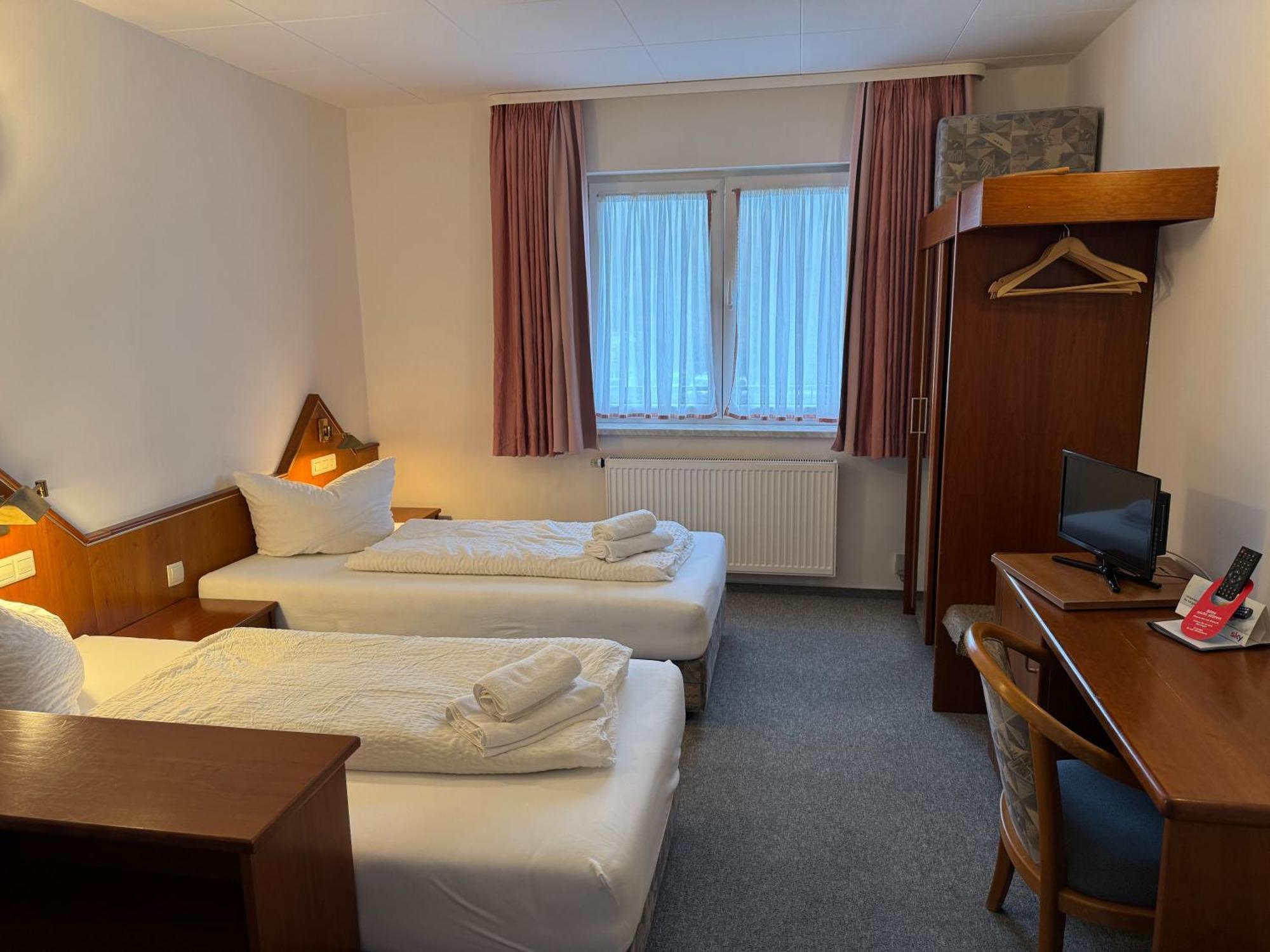 Hotel Gaestezimmer Gasthof Becker Wulfrath Exterior foto