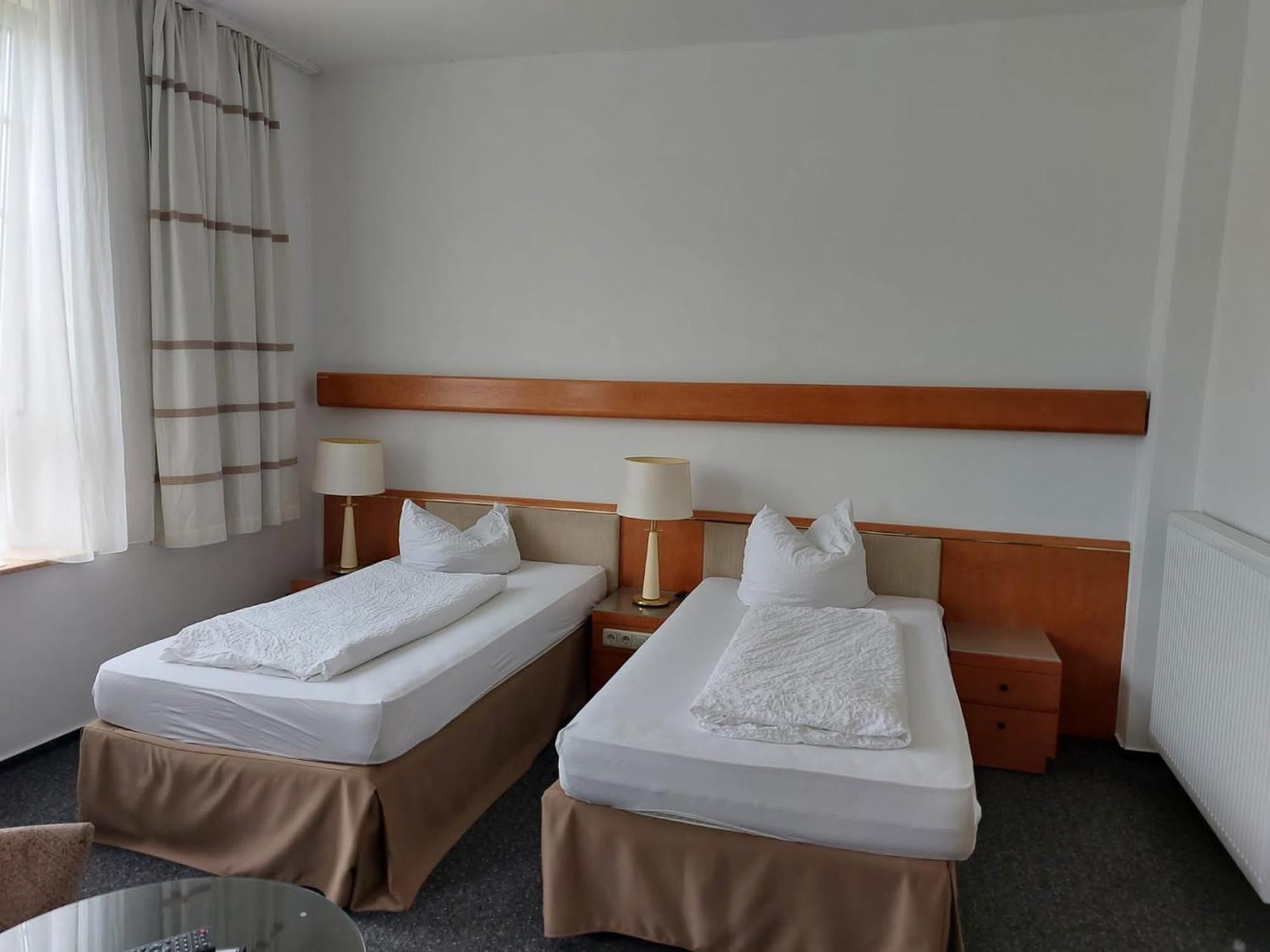Hotel Gaestezimmer Gasthof Becker Wulfrath Exterior foto